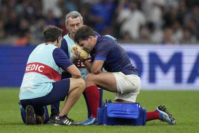 France 'extremely concerned' as Dupont suffers possible jaw fracture
