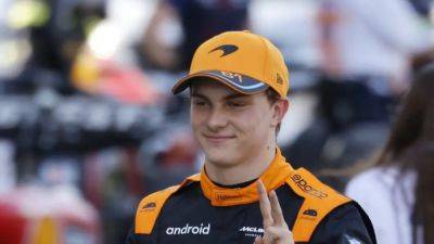 Happy McLaren boss offers to fly Piastri's mum to Japan