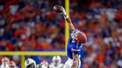 Florida's Ricky Pearsall adds name to catch of the year debate after insane one-handed grab
