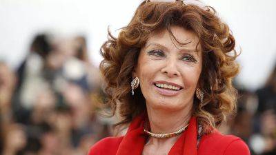 Italian film legend Sophia Loren hospitalised after fall at her Swiss home - euronews.com - Switzerland - Italy - Usa