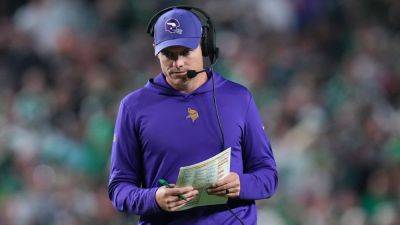 Carolina Panthers - Kevin Oconnell - Vikings' Kevin O'Connell threatens to bench players over turnover issues - ESPN - espn.com - county Eagle - Los Angeles - state Minnesota