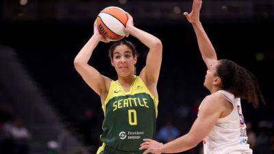 Hamilton's Kia Nurse given Athlete Award at Black Legacy Awards honouring Black Canadian talent