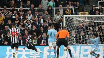 Newcastle dump Man City out of EFL Cup and draw Man Utd