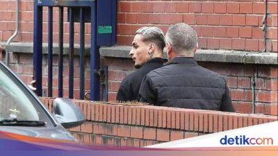 Antony - Antony Jalani Pemeriksaan 5 Jam di Kantor Polisi Manchester - sport.detik.com