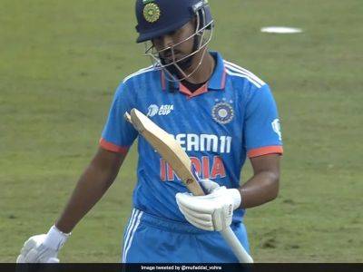 Watch: Haris Rauf Breaks Shreyas Iyer's Bat With Express Delivery In India-Pakistan Asia Cup Clash
