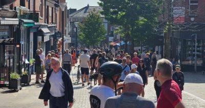 LIVE: Hundreds of cycling fans line streets of Altrincham as Greater Manchester stage of Tour of Britain begins - manchestereveningnews.co.uk - Britain - county Essex - county Suffolk