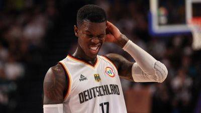 Germany head coach tries to grab Raptors' Dennis Schroder in heated altercation at FIBA World Cup