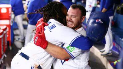 Matt Chapman - Vladimir Guerrero-Junior - Bo Bichette - Blue Jays - Alejandro Kirk - Blue Jays on verge of playoff spot after thumping Rays - cbc.ca - Usa - state Texas - county Ray - county Centre - county Rogers - county Bay