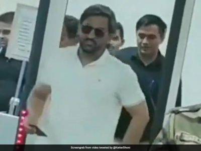 Watch - "Mahi Bhai I Love You": Fan Shouts At MS Dhoni At Airport Security. Star's Reaction Cannot Be Missed - sports.ndtv.com - India - county Kings