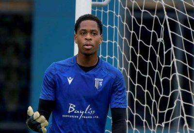 Gillingham sign former Charlton Athletic goalkeeper Nathan Harvey; He helped Chatham Town to the Isthmian South East title last season and has now agreed a loan deal at Lewes