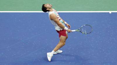 Defending champion Alcaraz marches into US Open quarter-finals