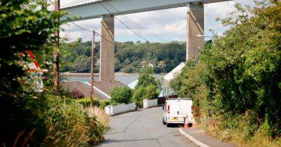 'Many' injured and major incident declared after 52-seater bus collides with vehicle on bridge - manchestereveningnews.co.uk