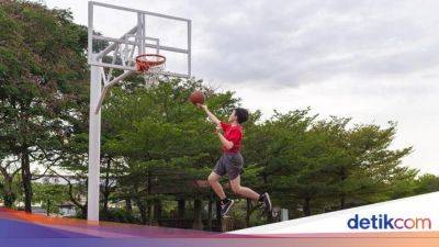 Apa Itu Lay-Up? Teknik Menembak Sambil Melayang dalam Permainan Bola Basket - sport.detik.com