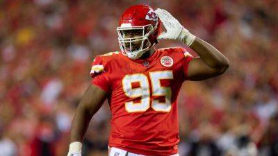 Chiefs' Chris Jones hopes for new deal, says he could play opener - ESPN