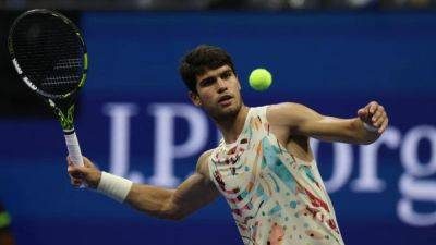 Carlos Alcaraz - Alexander Zverev - Jannik Sinner - Alcaraz stops Zverev to set up semi-final of US Open champions - channelnewsasia.com - Usa - New York - county Arthur - county Ashe