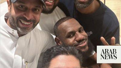 Mo Salah - Lebron James - The King and I: Saudi minister shares selfie with US basketball star LeBron James - arabnews.com - Usa - Los Angeles - Saudi Arabia