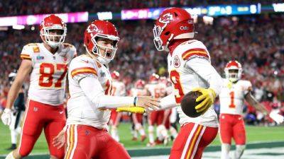 Patrick Mahomes - Aaron Rodgers - Chiefs are Super Bowl betting favorites; Patrick Mahomes MVP frontrunner - ESPN - espn.com - New York - San Francisco - county Eagle