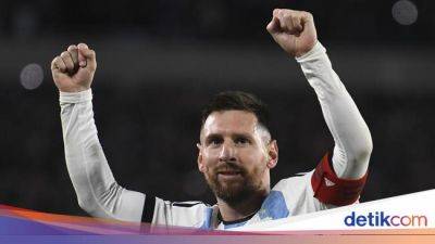 Lionel Messi - Luis Suarez - Messi Samai Rekor Gol Suarez di Kualifikasi Piala Dunia Zona CONMEBOL - sport.detik.com - Argentina