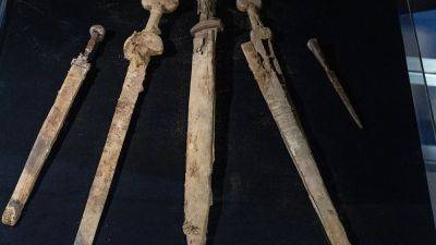 Four ‘excellently preserved’ 1,900-year-old Roman swords discovered inside Dead Sea cave - euronews.com - Israel