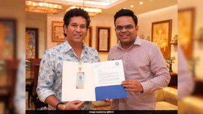 Jay Shah Presents 'Golden Ticket' To Sachin Tendulkar For ICC Cricket World Cup