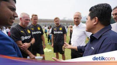 Borussia Dortmund - Erick Thohir - Eks Dortmund Bagi Ilmu ke Pemain Muda Papua, Erick Thohir Terima Kasih - sport.detik.com