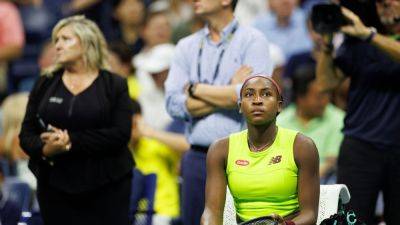 Protesters force delay in Gauff-Muchova US Open semifinal match - ESPN
