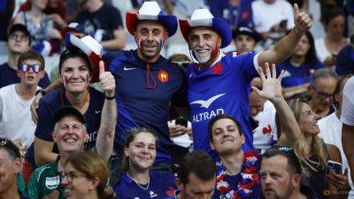 Emmanuel Macron - Bill Beaumont - Boiling Paris parties ahead of blockbuster World Cup opener - channelnewsasia.com - France - New Zealand