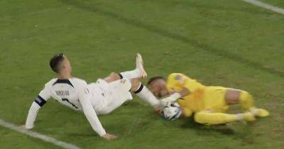 Cristiano Ronaldo avoids red card after kicking former Manchester United teammate in the head