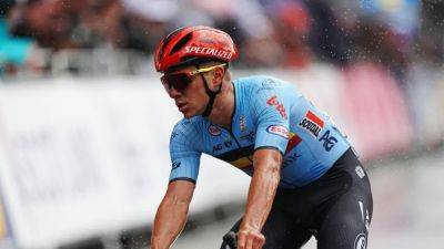 Evenepoel redeems himself with brilliant Vuelta stage win