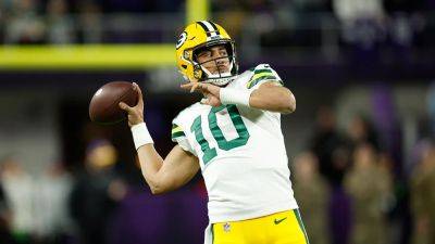 Kevin Oconnell - David Berding - Packers keep playoff hopes alive with win over division-rival Vikings - foxnews.com - Jordan - state Minnesota
