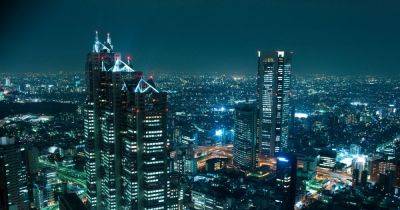 Japan issues tsunami alert following 7.6 magnitude earthquake