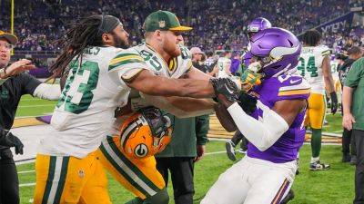 Aaron Jones - Packers' Aaron Jones struck in face during postgame scuffle with Vikings - foxnews.com - New York - Jordan - state Minnesota