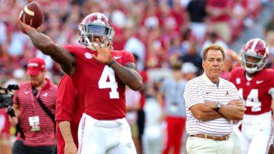 College Football Playoff -- How Alabama's Nick Saban mentors and motivates QBs - ESPN