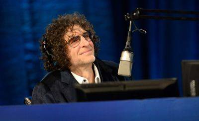 Howard Stern 'really p---ed off' at Aaron Rodgers about Jimmy Kimmel-Jeffrey Epstein speculation