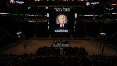 Late Sen. Herb Kohl memorialized as proud Wisconsinite, diehard Bucks fan