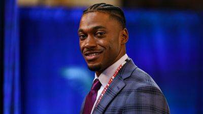 Kevin Sabitus - Ex-NFL star RG3 wants Chiefs-Dolphins game postponed over freezing temps: 'It’s not football weather' - foxnews.com - Washington - New York - state Missouri - county Lucas