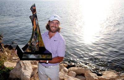 Tommy Fleetwood snatches Dubai Invitational after late Rory McIlroy capitulation