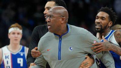 Mike Brown - Kings' Mike Brown rages at NBA ref, brings laptop to press conference to point out issues - foxnews.com - county Bucks - county Kings