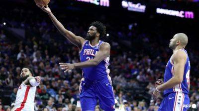 Joel Embiid - Tobias Harris - Tyrese Maxey - Patrick Beverley - Embiid scores 41 on return for Sixers, Lakers end Thunder streak - channelnewsasia.com - Usa - New York - Los Angeles - county Green