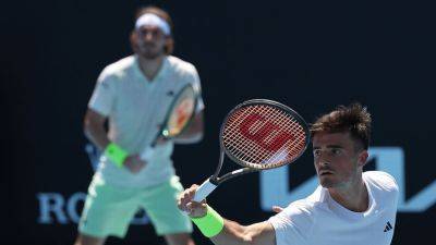Daniel Altmaier - Stefanos Tsitsipas - Players divided on Australian Open's courtside bar atmosphere - ESPN - espn.com - Australia - Greece