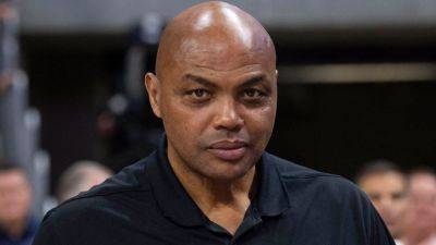 Charles Barkley rips Bulls fans for making widow of late team exec cry: 'That was total BS'