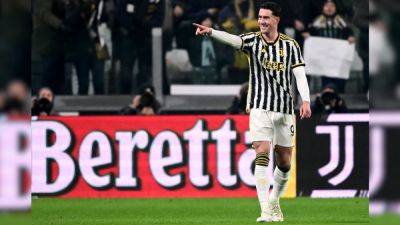 Dusan Vlahovic Brace Pushes Juventus Two Points Behind Leaders Inter Milan