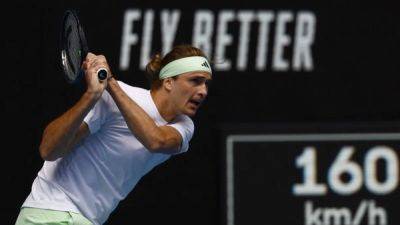 Swiatek, Zverev survive scares as Alcaraz masters Melbourne wind