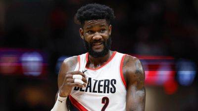 Phoenix Suns - Deandre Ayton - Trail Blazers star misses game after being trapped in neighborhood due to icy roads - foxnews.com - Usa - state Oregon - state Arizona - county Buffalo - state New York - county Dallas - county Maverick - state Utah