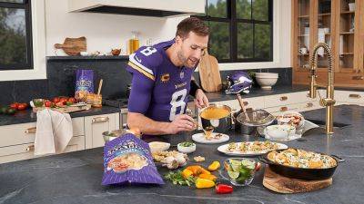 Vikings' Kirk Cousins to swap helmet for chef's hat, reveals he's no fan of anything spicy