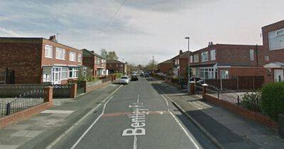 Police descend on house after man's body found - manchestereveningnews.co.uk - county Denton