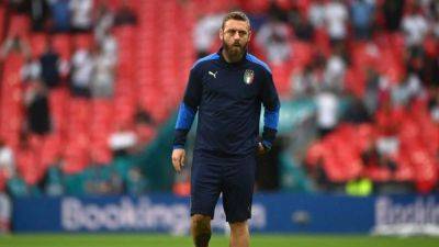 De Rossi believes Roma fans can love both him and Mourinho
