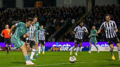 Early quick-fire goals help Celtic see off 10-man St Mirren