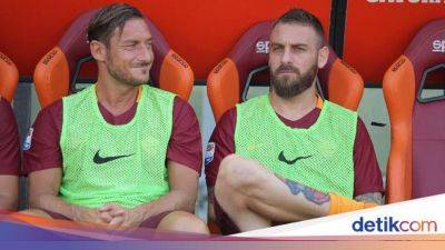 As Roma - Francesco Totti - De Rossi Latih Roma, Begini Reaksi Totti - sport.detik.com - Portugal