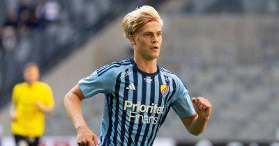 Who is Lucas Bergvall? Midfielder linked with Manchester United transfer after trial at club